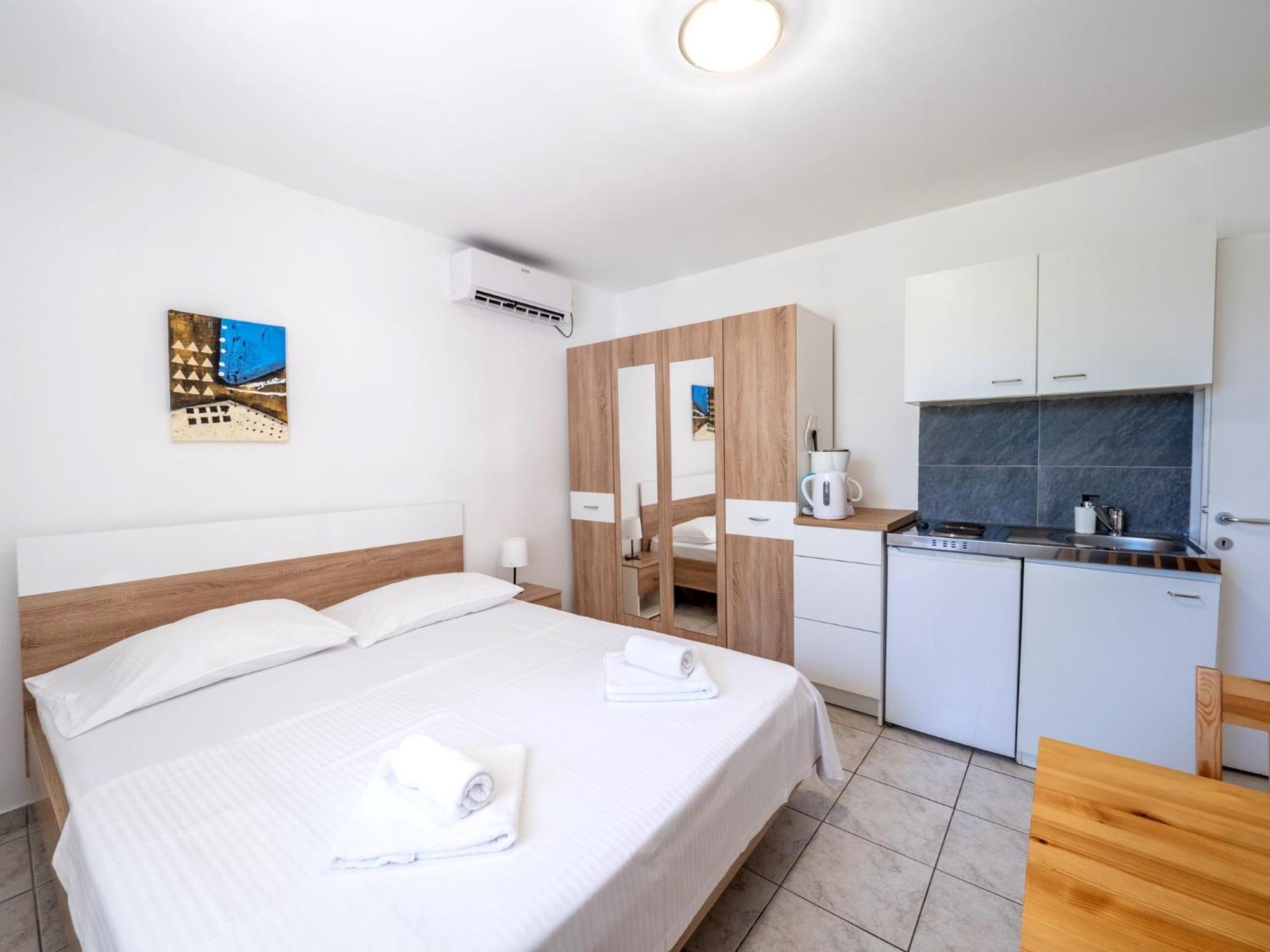 Apartments Bianca Baška Esterno foto
