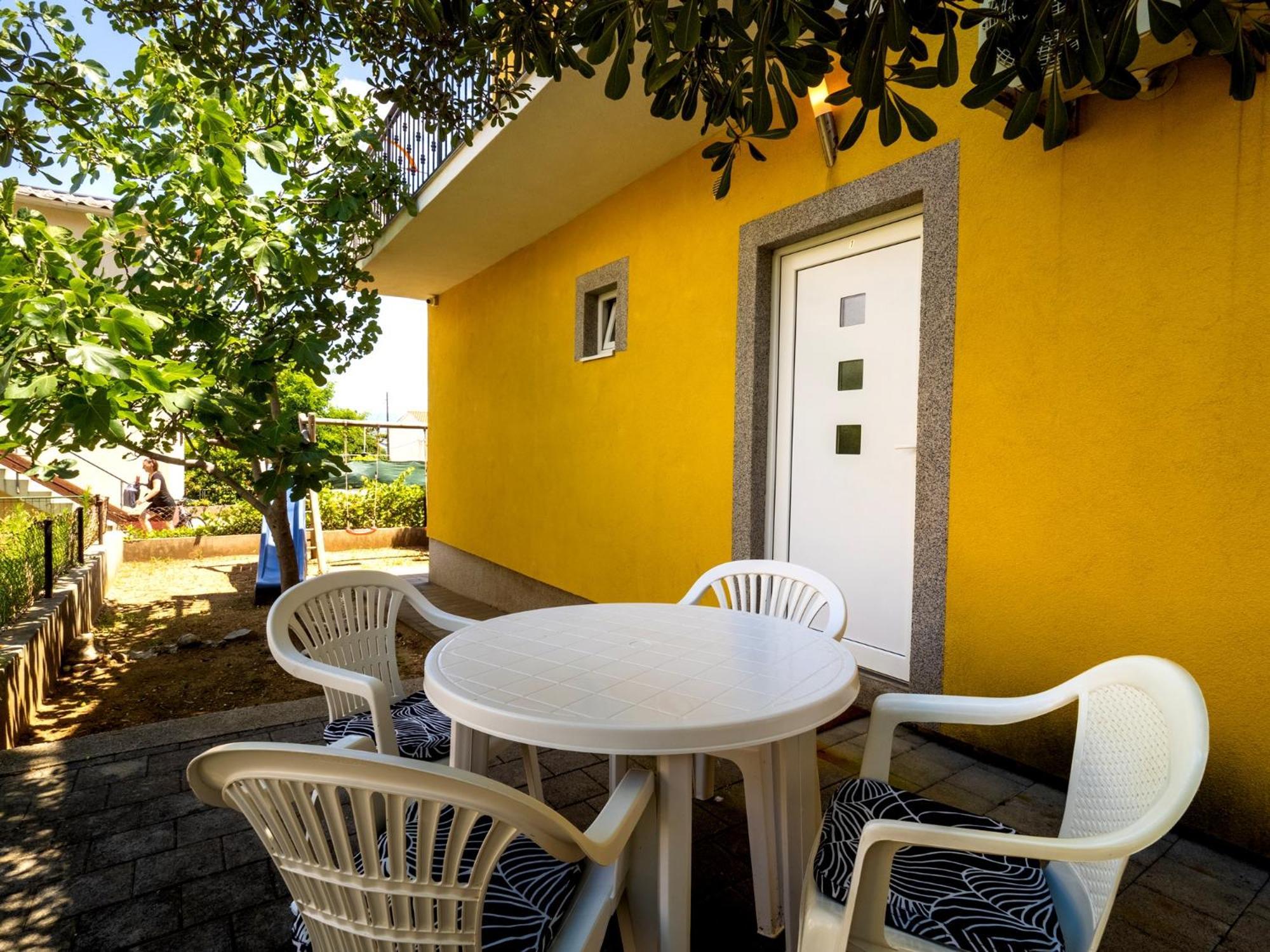 Apartments Bianca Baška Esterno foto